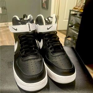 Nike Air Force 1